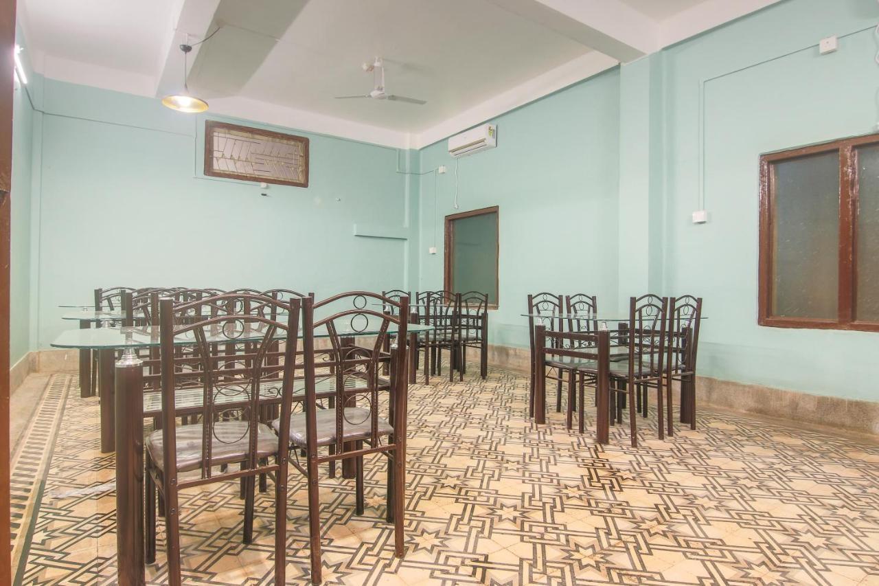 Oyo Indiraj Hotel Гувахати Екстериор снимка