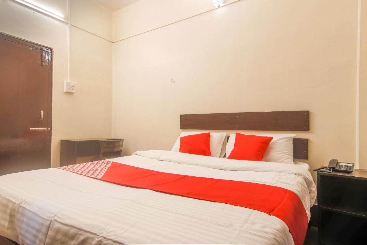 Oyo Indiraj Hotel Гувахати Екстериор снимка