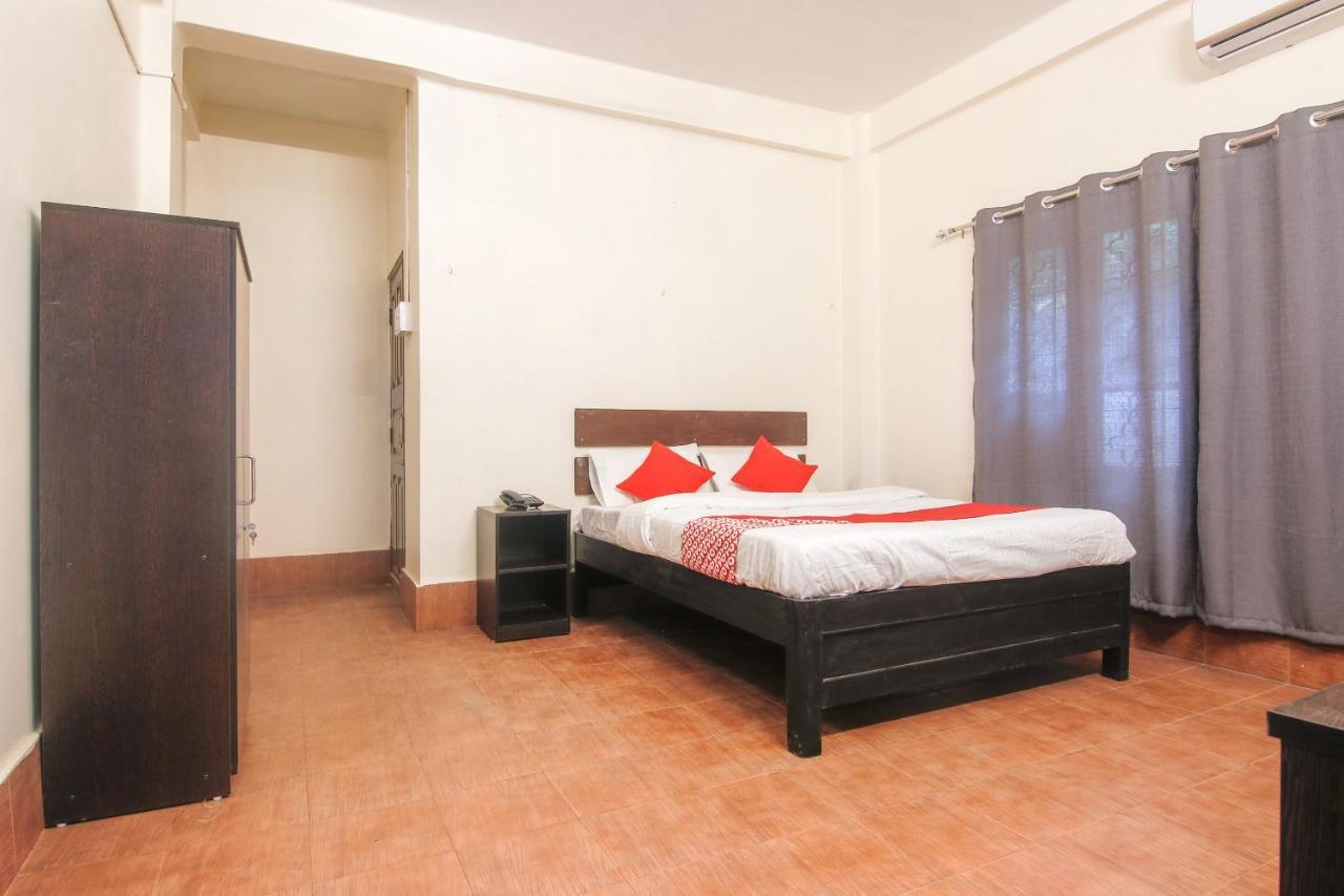 Oyo Indiraj Hotel Гувахати Екстериор снимка